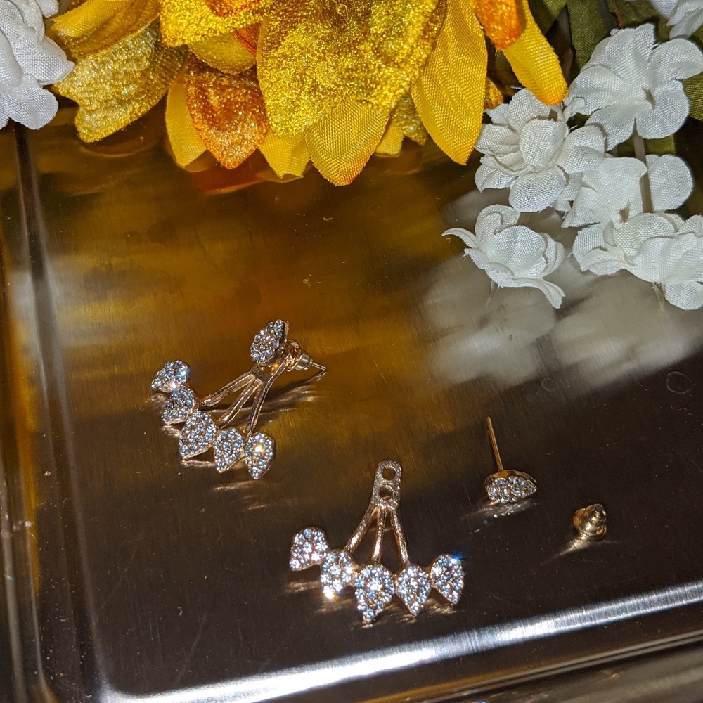 SOLD SOLD SOLD Vintage Gold Tone Rhinestone Hanger Earrings - Picture 7 of 11